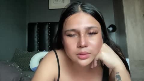 Snapshot of needyou_xxx chatting on February 15, 8:35 am karla online show from February 15, 8:35 am