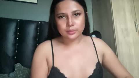 Snapshot of needyou_xxx chatting on February 15, 11:01 pm karla online show from February 15, 11:01 pm