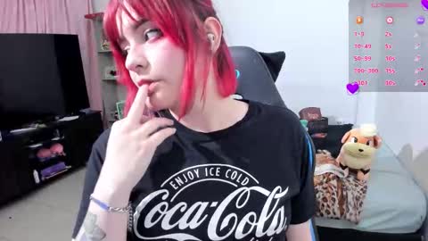 Snapshot of neeko_lol_ chatting on September 26, 12:31 pm Geek Nicole im Neeko UwU online show from September 26, 12:31 pm