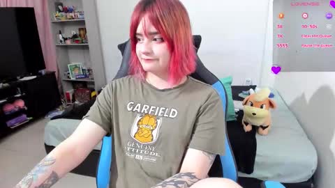 Snapshot of neeko_lol_ chatting on October 10, 6:51 pm Geek Nicole im Neeko UwU online show from October 10, 6:51 pm