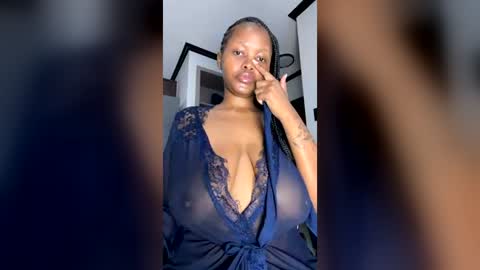 Snapshot of neelo_smith chatting on June 15, 8:05 am neelo_smith online show from June 15, 8:05 am