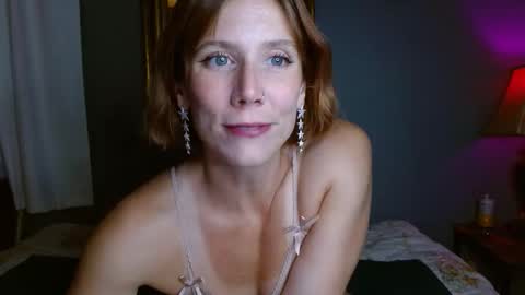 JenniferJen online show from May 6, 11:32 pm