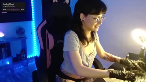 Snapshot of neena_nyx chatting on December 5, 9:39 pm Neena Nyx online show from December 5, 9:39 pm