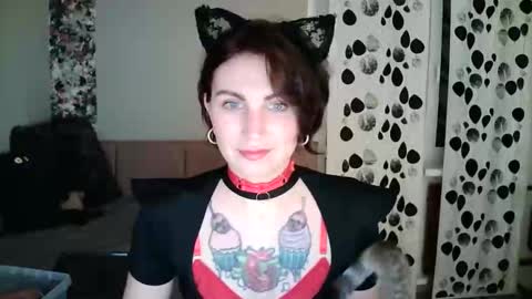 nefertiti_queen online show from October 10, 7:24 pm
