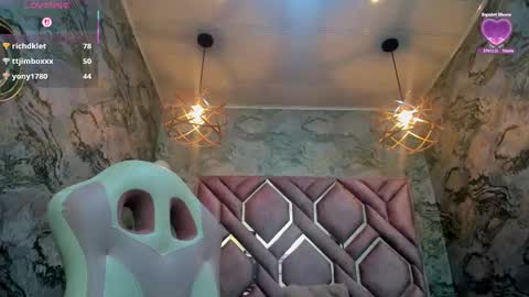 Snapshot of neffertiry_ebonny chatting on September 28, 1:38 pm Nefer online show from September 28, 1:38 pm