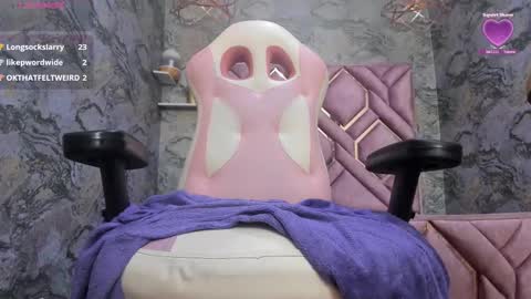 Snapshot of neffertiry_ebonny chatting on October 19, 6:52 pm Nefer online show from October 19, 6:52 pm