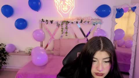 Snapshot of neftis_tay chatting on April 3, 6:28 pm NEFTIS online show from April 3, 6:28 pm
