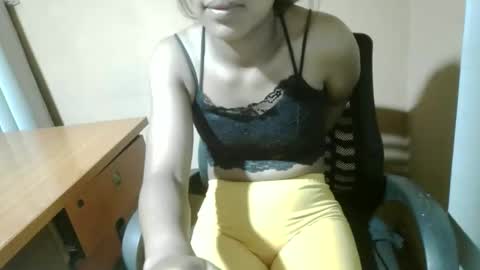 nelia_84 online show from April 26, 2:15 pm