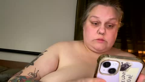 Nellie Atlas online show from November 17, 2:50 am