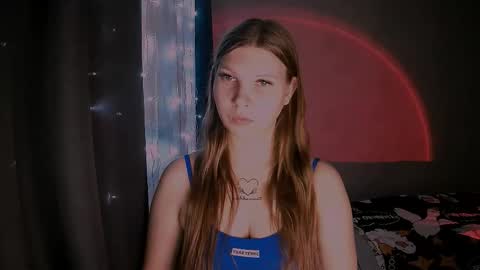 Snapshot of nelli_lux chatting on December 15, 4:28 am Nelli online show from December 15, 4:28 am