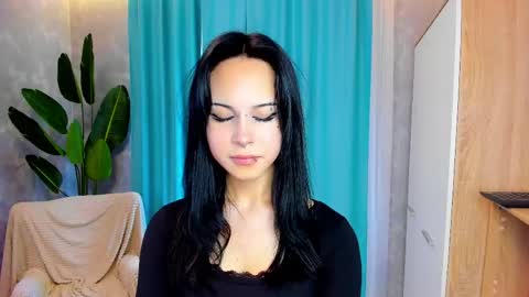Snapshot of nelliefoster chatting on June 5, 12:11 pm Alisa online show from June 5, 12:11 pm