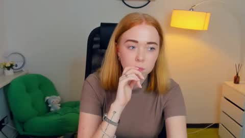 Snapshot of nelliemathers chatting on November 12, 9:14 pm Nelli online show from November 12, 9:14 pm