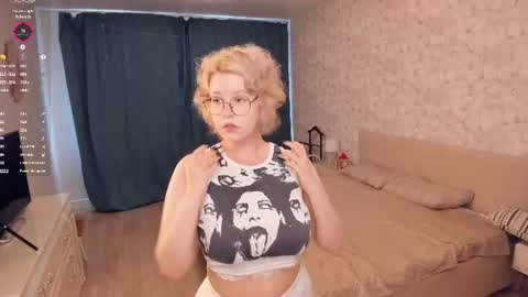 nelly_gloss online show from June 12, 7:40 am