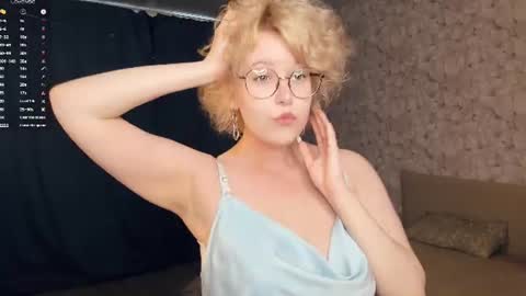 nelly_gloss online show from June 14, 7:54 am