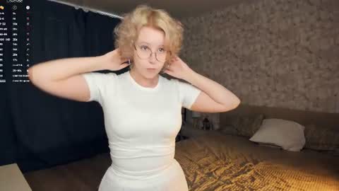 nelly_gloss online show from June 18, 7:41 am