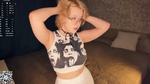 nelly_gloss online show from June 21, 7:44 am