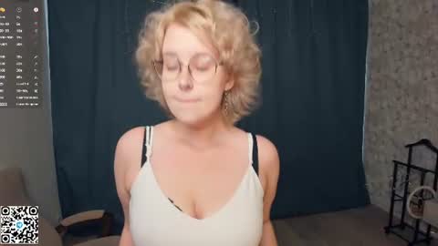 nelly_gloss online show from June 26, 7:46 am