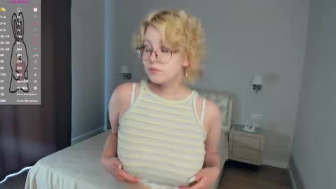 nelly_gloss online show from July 16, 7:47 am