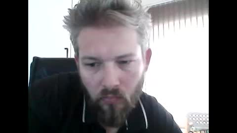 Snapshot of nemooke89 chatting on October 8, 8:12 am Nemo online show from October 8, 8:12 am