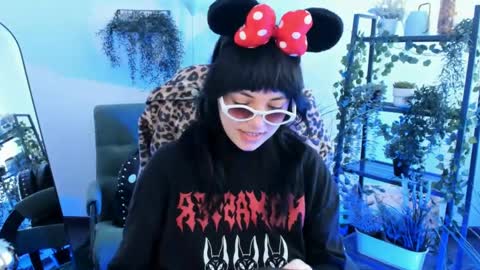 Snapshot of neogeisha28 chatting on April 27, 6:11 am Neo Geisha online show from April 27, 6:11 am