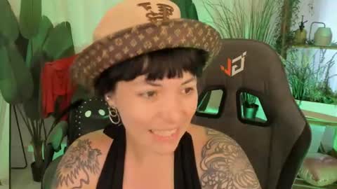 Neo Geisha online show from July 31, 7:30 am