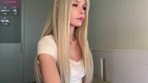 maeve  online show from March 14, 6:41 am