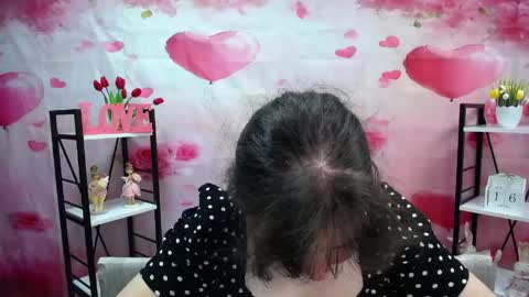 Snapshot of neonilalisova chatting on April 16, 5:41 am NeonilaLisova online show from April 16, 5:41 am