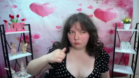 Snapshot of neonilalisova chatting on May 13, 11:18 am NeonilaLisova online show from May 13, 11:18 am