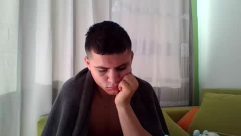 Snapshot of neoplayboy2 chatting on November 10, 10:47 am neoplayboy2 online show from November 10, 10:47 am