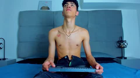  NeoRaptis  jhonatan  online show from February 21, 9:22 pm