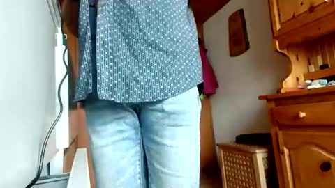 Snapshot of nepenthes123 chatting on June 7, 8:07 am nepenthes online show from June 7, 8:07 am
