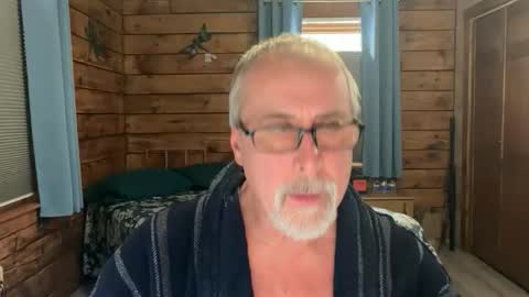 Snapshot of neptune2002 chatting on April 2, 5:43 pm neptune2002 online show from April 2, 5:43 pm