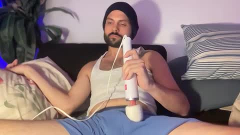 nerdynutstorm online show from October 22, 3:29 am