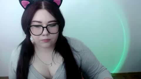 nereia online show from April 3, 8:45 am