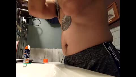 Snapshot of nerfylil2 chatting on February 17, 5:25 am Nerfylil online show from February 17, 5:25 am