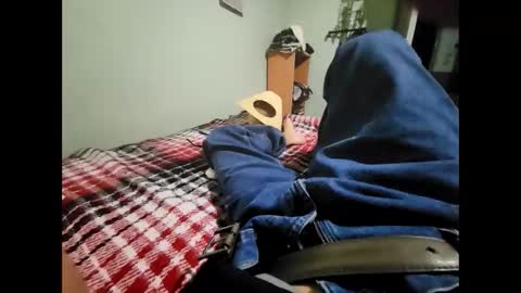 Snapshot of nerfylil2 chatting on February 25, 12:31 am Nerfylil online show from February 25, 12:31 am