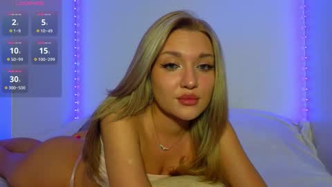 Nessa online show from October 21, 7:25 pm