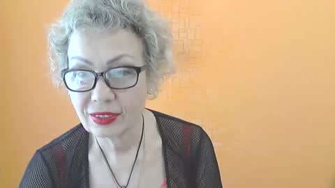NessyJenixs online show from April 8, 7:19 am