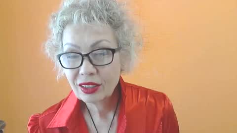 NessyJenixs online show from May 19, 7:15 am