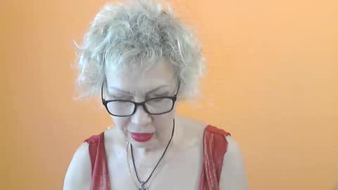 NessyJenixs online show from June 9, 7:31 am