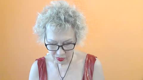 NessyJenixs online show from June 10, 7:29 am