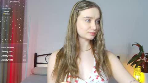 Snapshot of nestygrey chatting on February 19, 6:00 pm Nesty online show from February 19, 6:00 pm