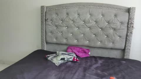 nesuko_kamado online show from December 19, 4:47 pm