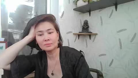 Snapshot of nettie_allie chatting on December 16, 9:58 am Nettie Allie online show from December 16, 9:58 am