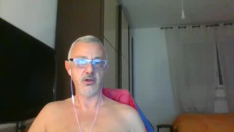 nevenerabis online show from December 9, 1:51 am