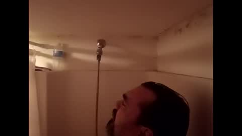 Snapshot of neverseentthatb4 chatting on March 26, 2:06 am Matt online show from March 26, 2:06 am