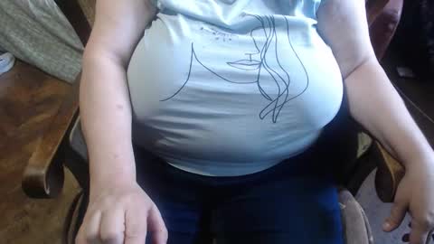 Snapshot of new_milf chatting on September 23, 3:04 pm Lilly  online show from September 23, 3:04 pm