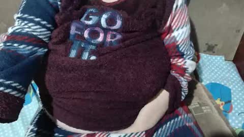 Snapshot of new_milf chatting on October 4, 4:21 am Lilly  online show from October 4, 4:21 am