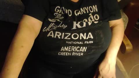 Snapshot of new_milf chatting on October 11, 3:06 am Lilly  online show from October 11, 3:06 am