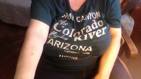 Snapshot of new_milf chatting on October 11, 3:10 pm Lilly  online show from October 11, 3:10 pm